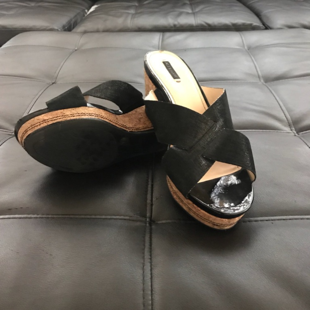 Black wedge slides